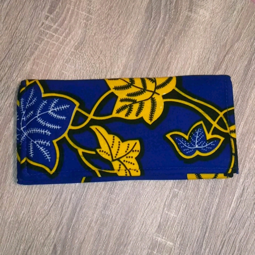 Beautiful Wallet - Picture 2 of 5